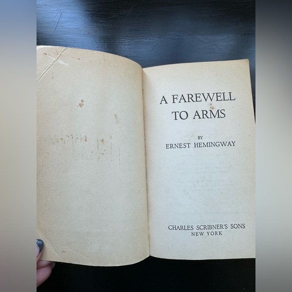 Ernest Hemingway - Picture 6 of 12